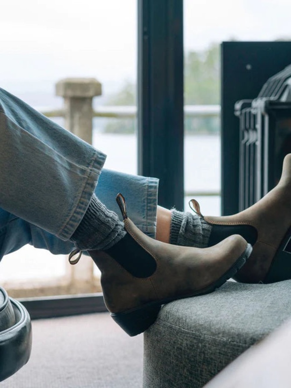 Blundstone 1677 - Women’s Series Block Heel Chelsea Boots Rustic Brown Leather - Picture 15 of 16